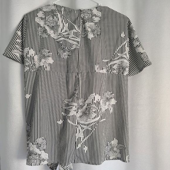 Black n While Front Tie Blouse - Picture 4 of 4